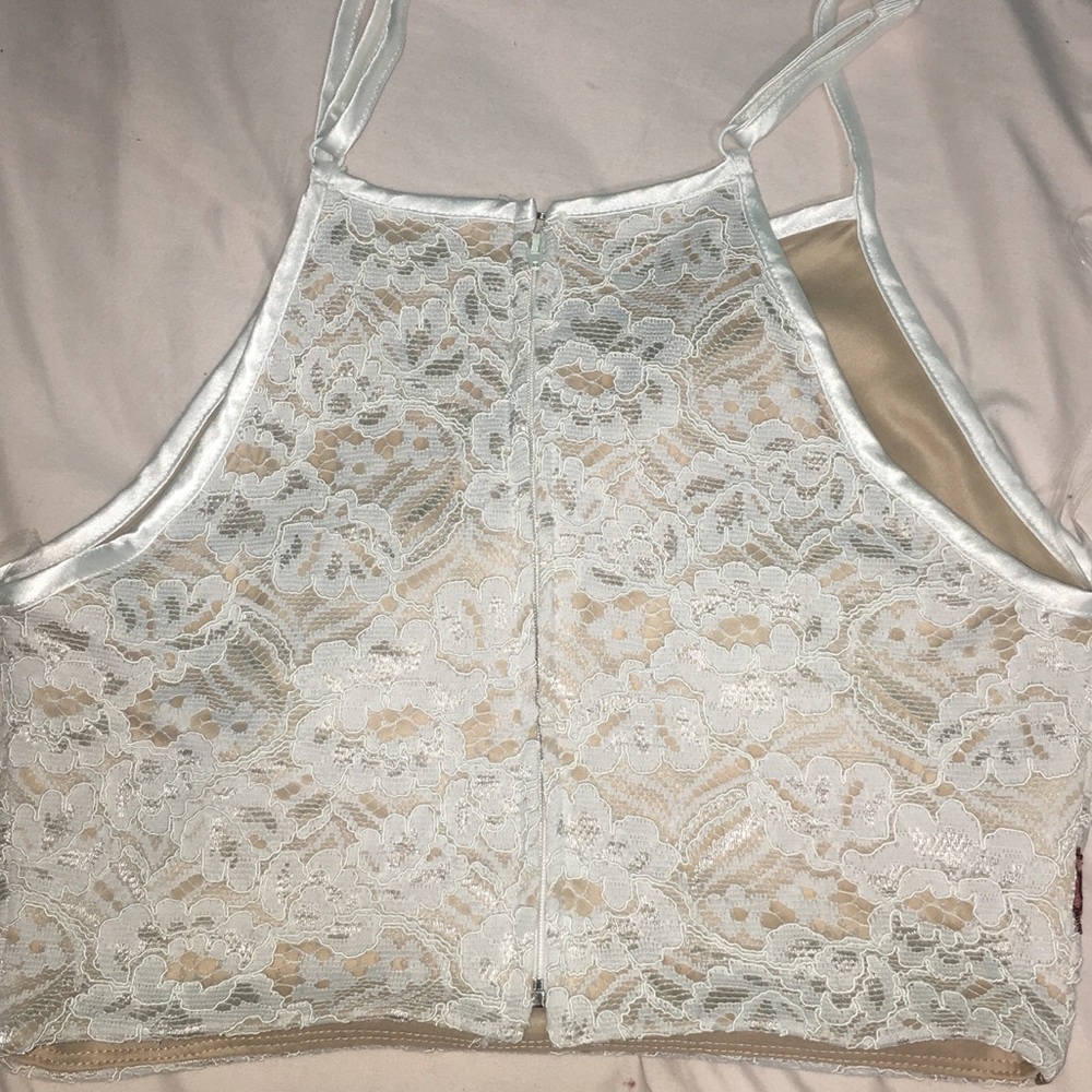 Two-Piece - Picture 3 of 4